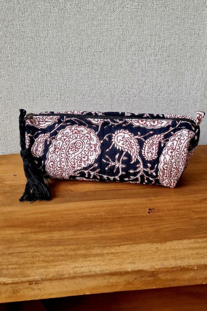 Estuches estampados de mujer ideales para guardar el material