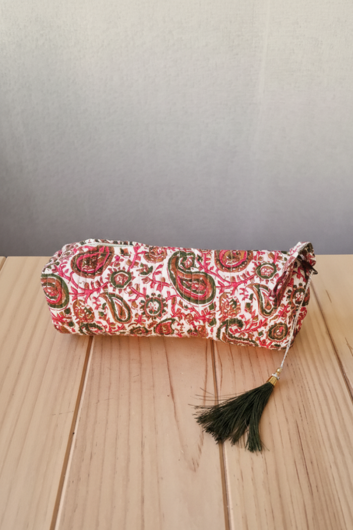 Estuches estampados de mujer ideales para guardar el material