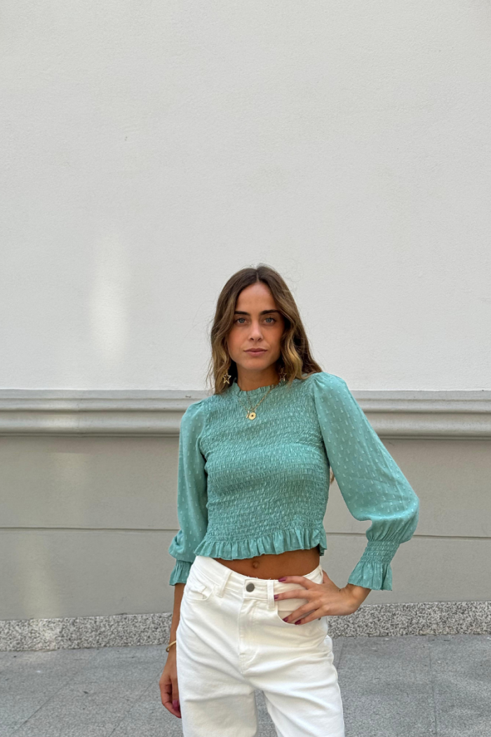 Blusa Teen Trendy: Moda Juvenil con Estilo y Tendencia