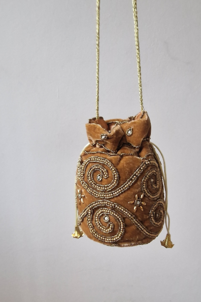 Bolso bombonera camel y dorada