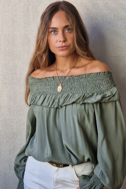 Blusa off-shoulder verde