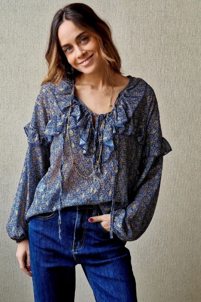 Blusa tipo gasa de flores azul