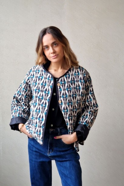 Chaqueta acolchada ikat negra