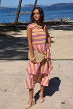 Vestidos con cortes y volantes amarillo