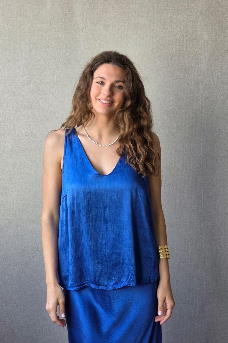 Blusa tirantes de raso azulón