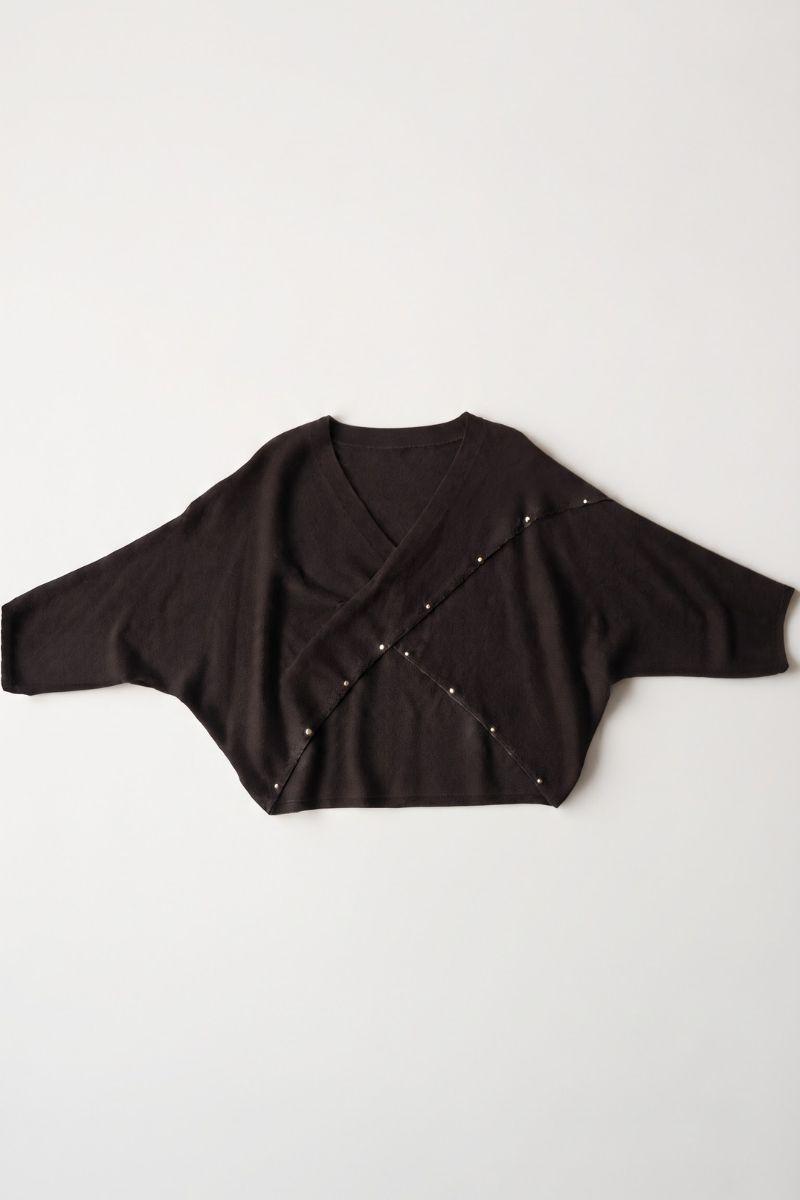 Jersey cruzado con tachas chocolate