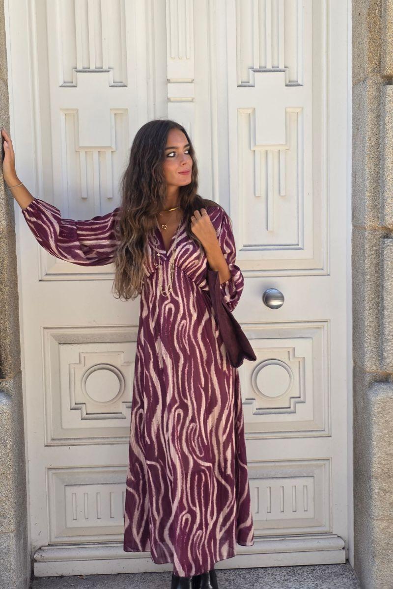 Vestido estampado cuello pico berenjena