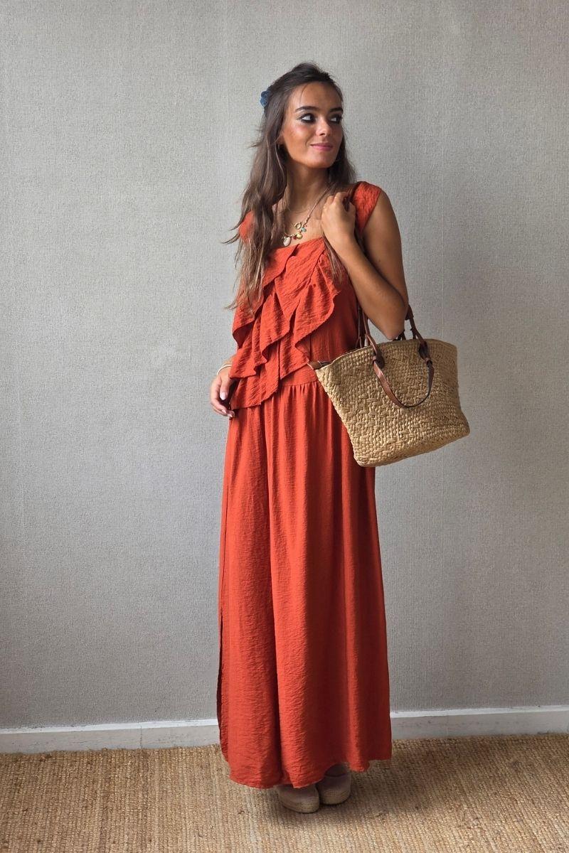 Vestido de volante y tirantes
