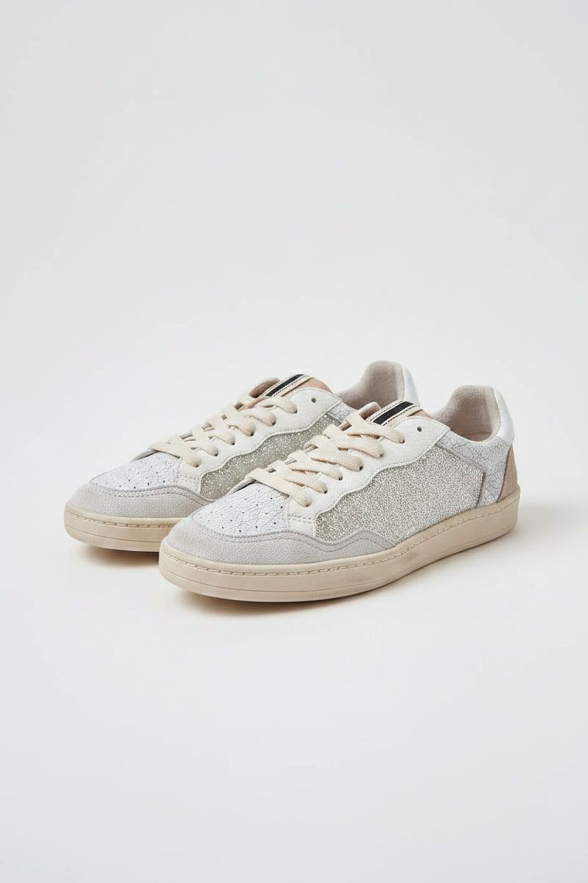 Sneakers blancas con detalles glider dorado