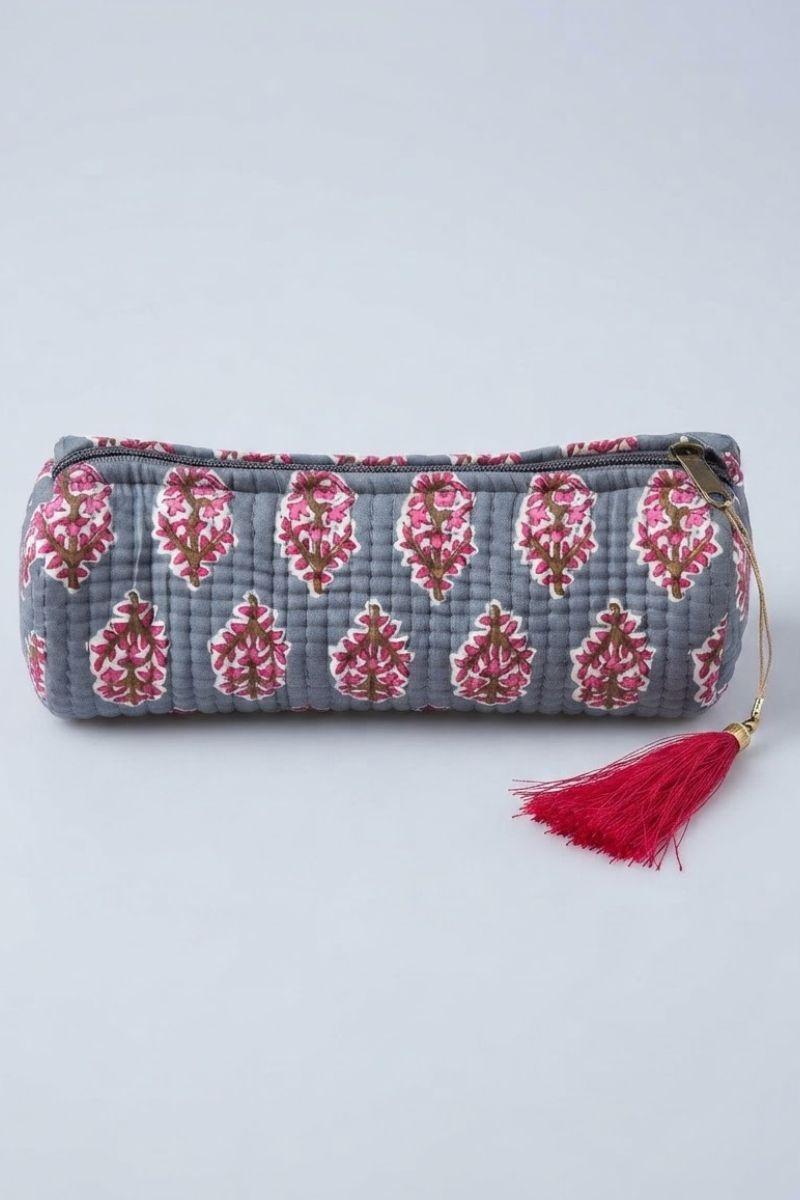 Estuche/neceser gris y fresa con telas indias