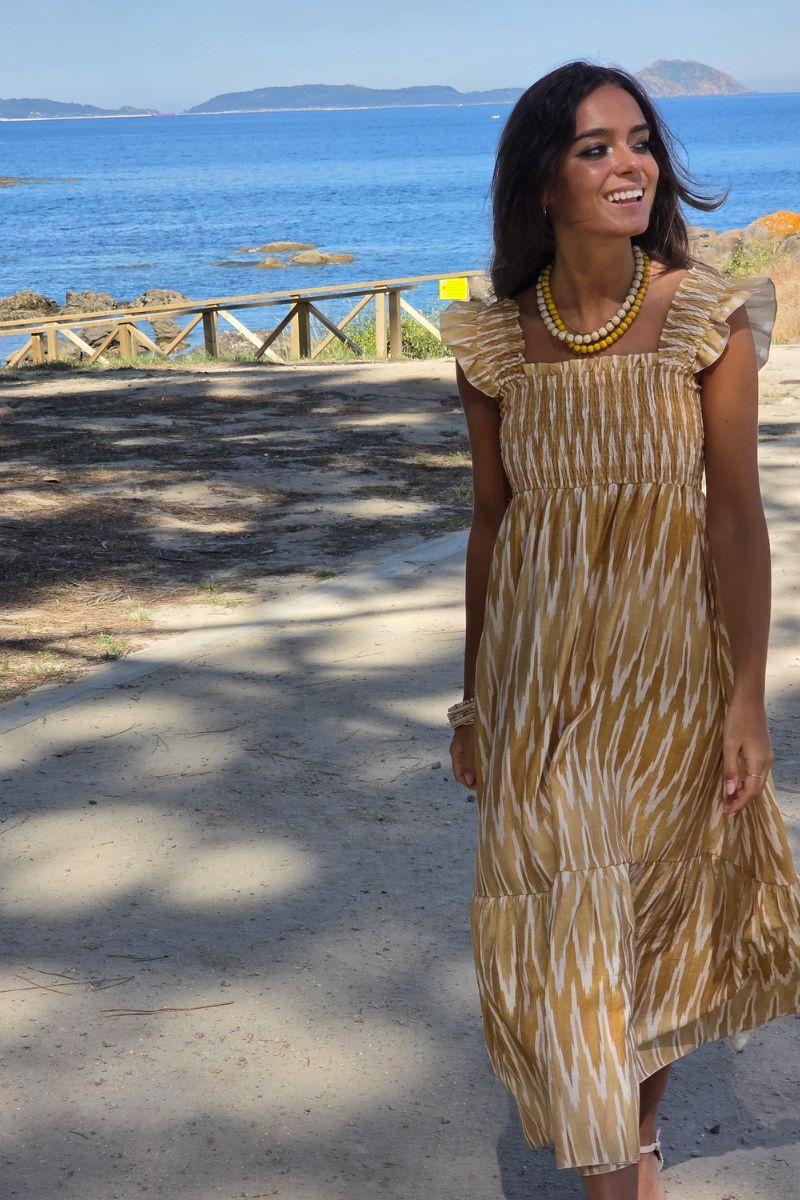 Vestido ikat tirante ancho mostaza