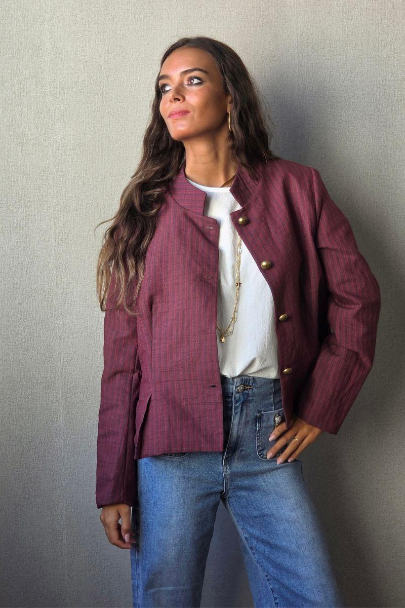 Chaqueta de rayas cuello maho