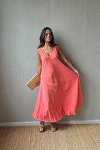 Vestido largo de asas al bies coral