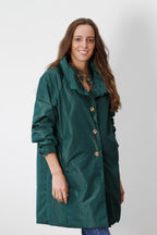 Parka larga tipo chubasquero verde botella