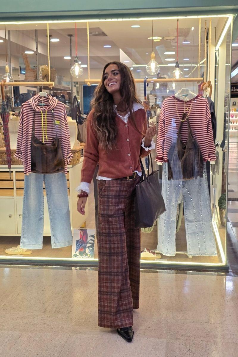Pantalón de cuadros pequeños teja
