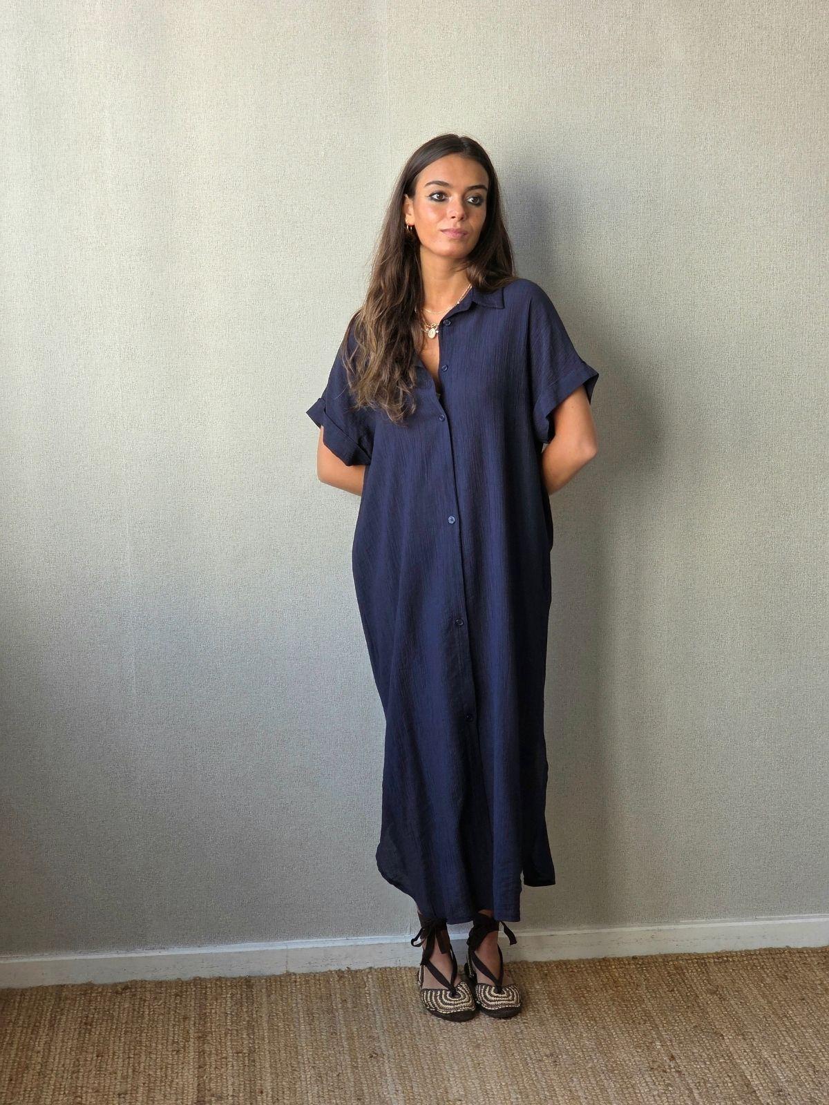 Vestido camisero tipo bámbula azul marino