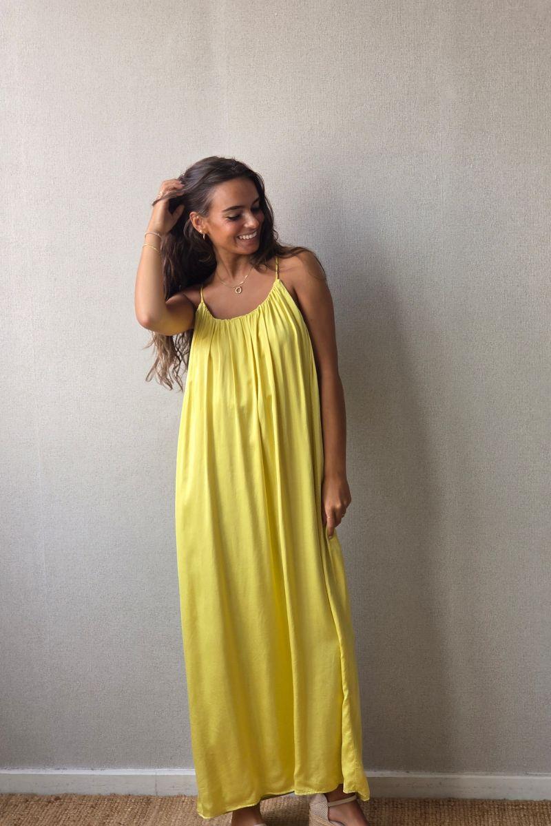 Vestido al bies mostaza