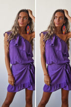 Mini falda con lazada delantera en color morado