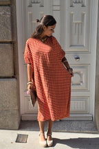 Vestido cuello pico de cuadros teja