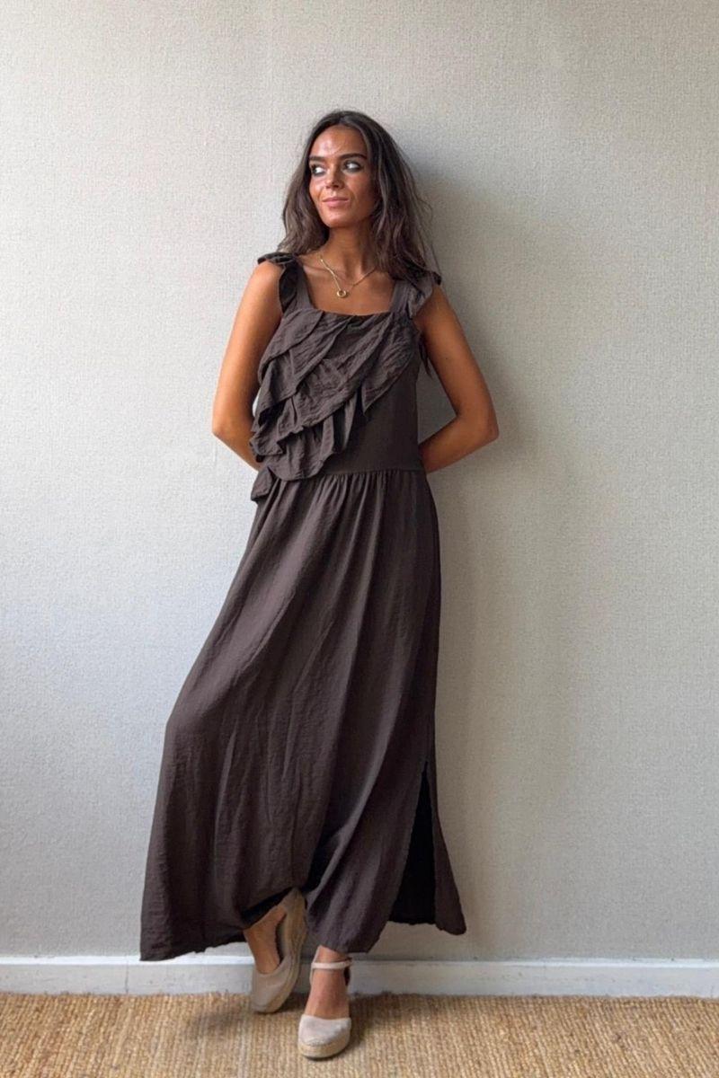 Vestido de volante y tirantes