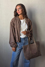 Bolso piel shopper tachuelas topo