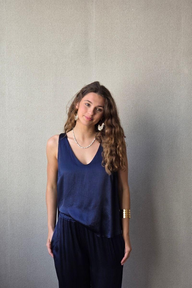 Blusa tirantes de raso azul marino