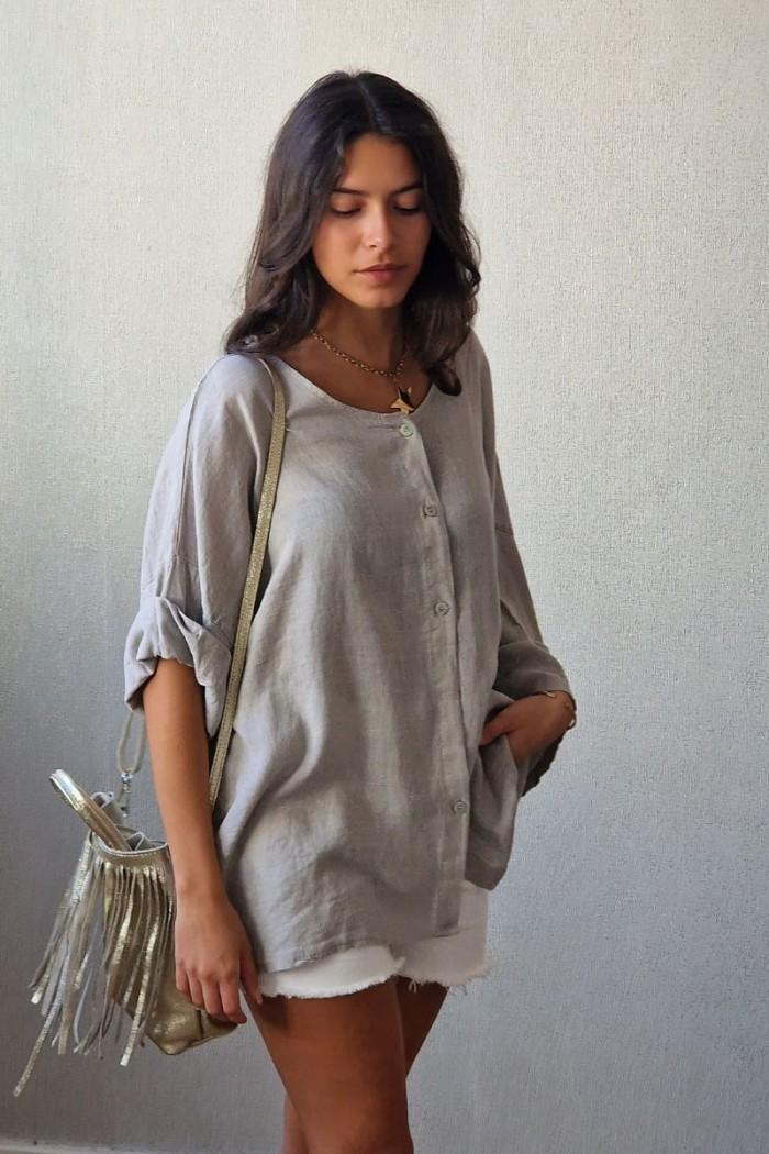 Camisa oversize con manga tres cuartos en color topo