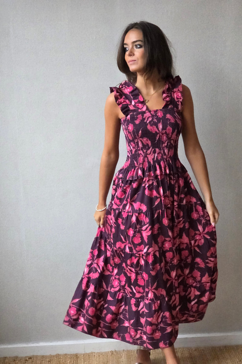 Vestido con flores fruncido fucsia