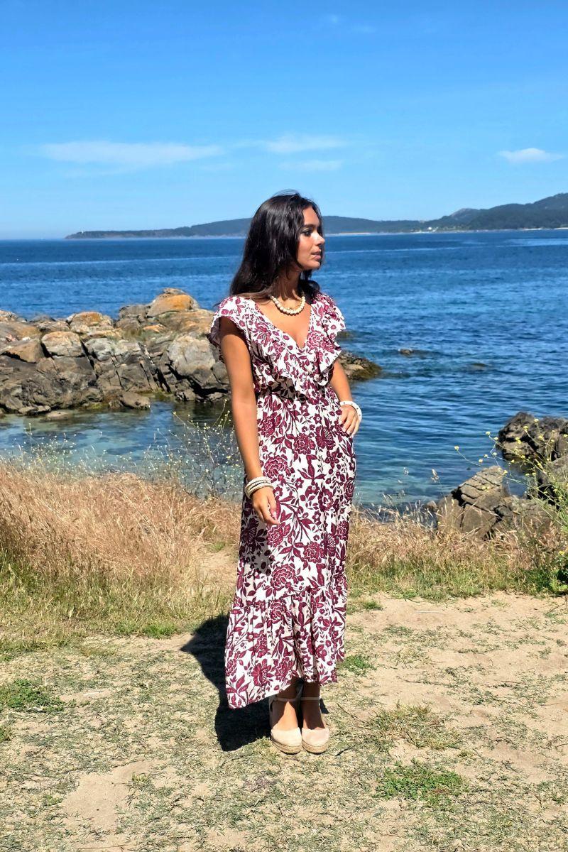 Vestido con volante con flores beige