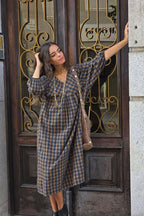 Vestido cuello pico de cuadros camel