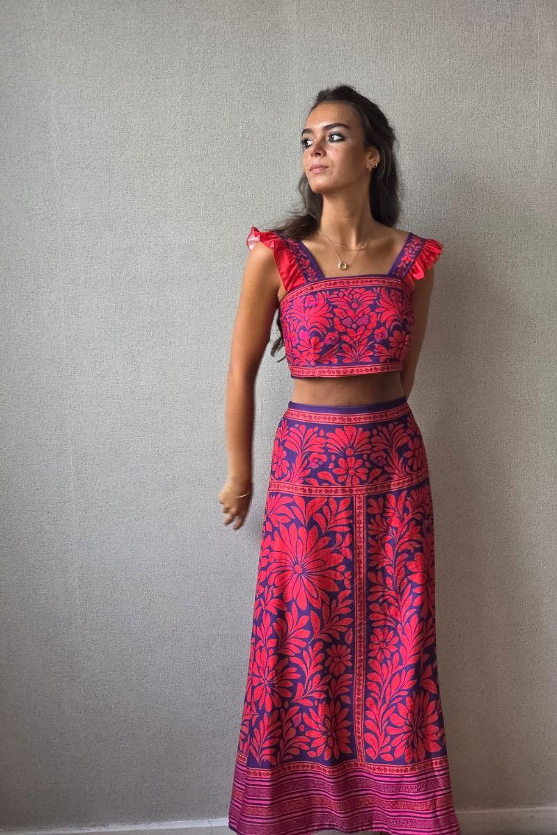 Conjunto con estampado de flores morado