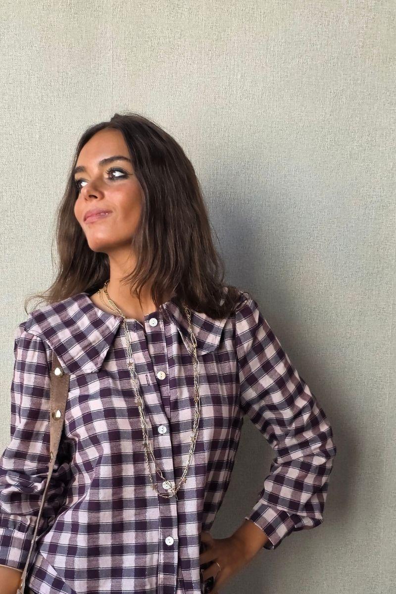 Camisa animal print con brillos berenjena