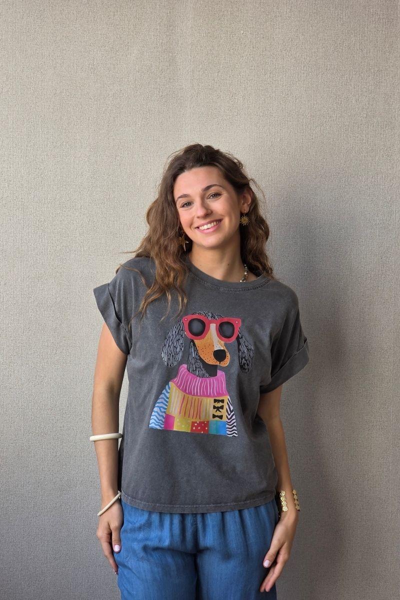 Camiseta de perro gris oscuro