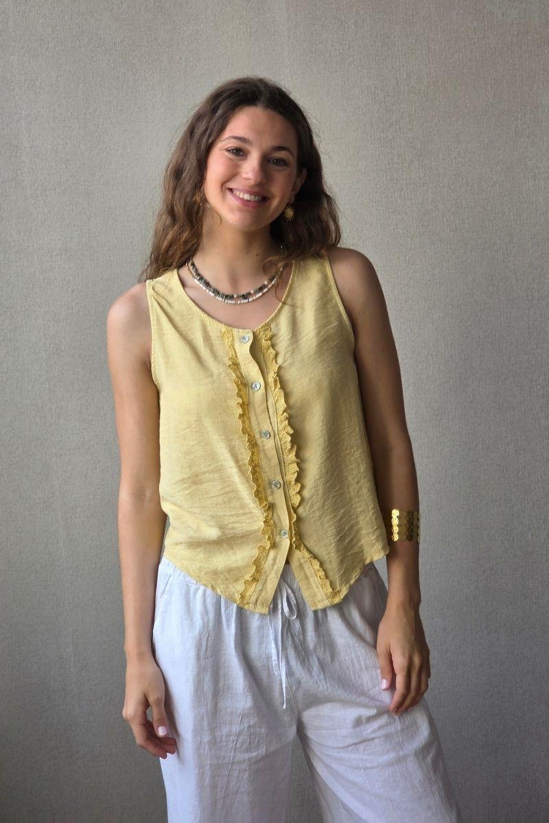 Camiseta de tirantes con volantes amarillo