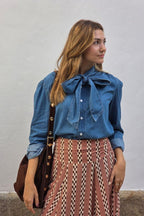 Camisa vaquerq con lazo