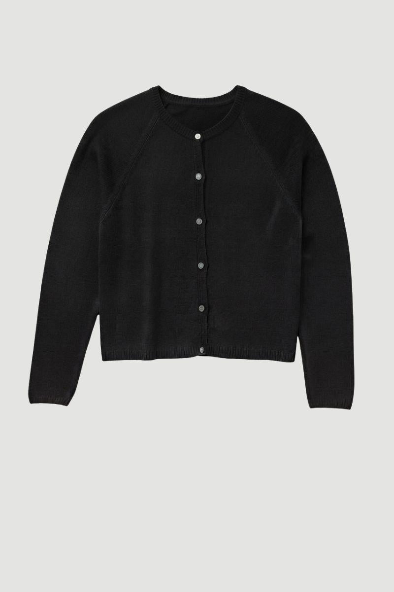 Chaqueta negra con botones