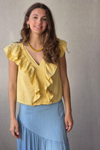 Blusa volantes lino mostaza
