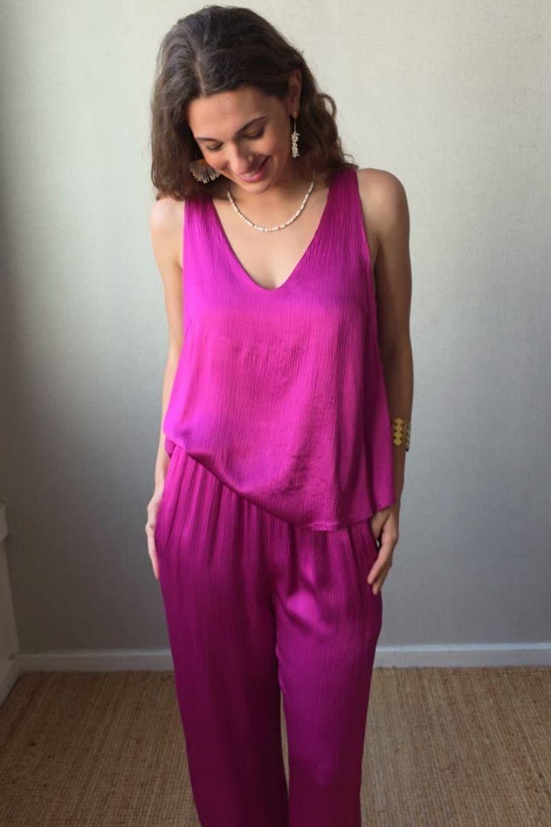Blusa tirantes de raso magenta