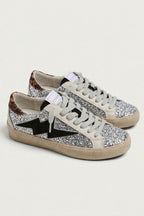 Sneakers rayo color plomo