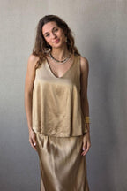 Blusa tirantes de raso camel