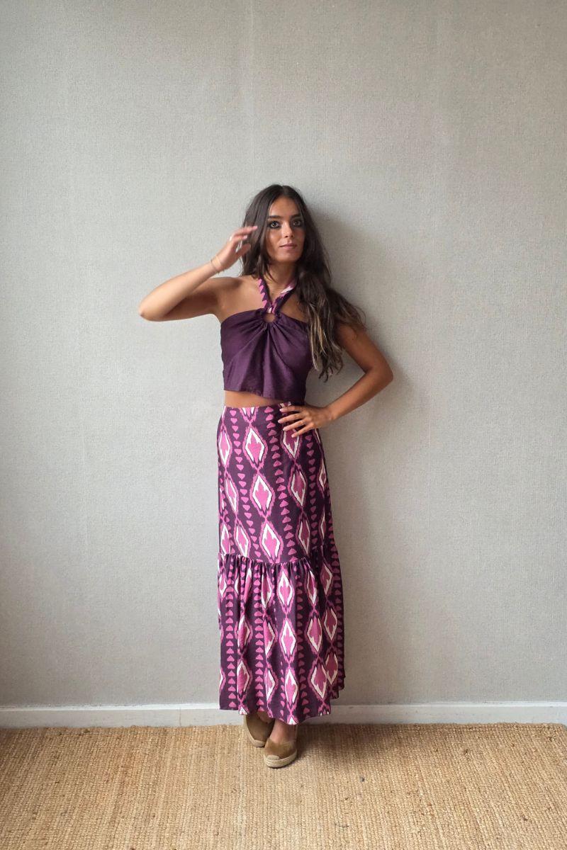 Conjunto de top y falda berenjena