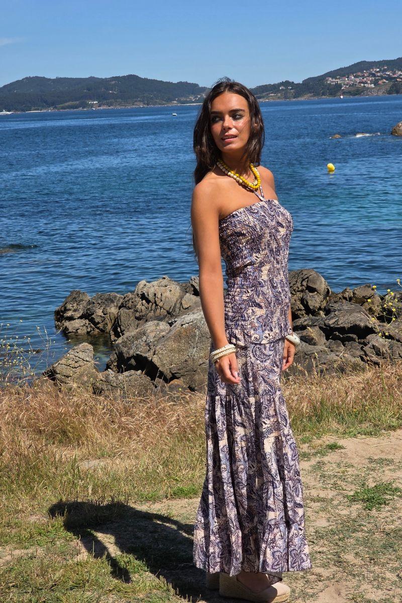 Vestido palabra de honor beige