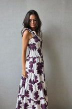 Vestido con flores fruncido berenjena