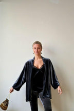 Kimono corto de terciopelo gris