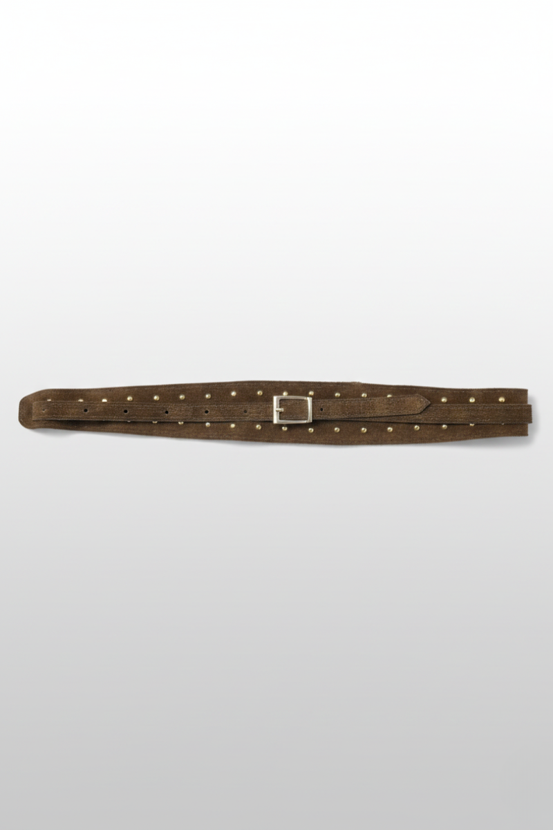 Cinturón de serraje ancho tachas camel