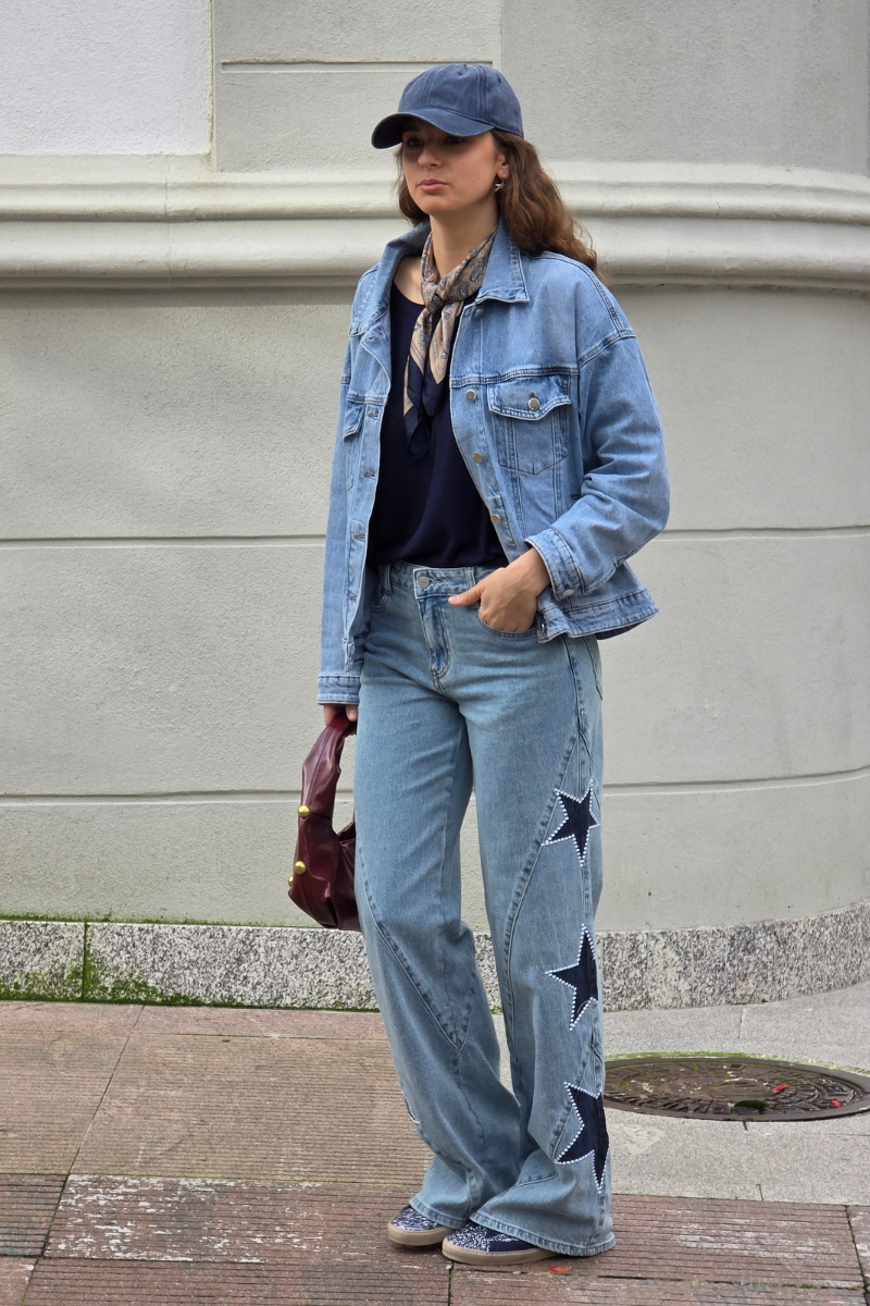 Vaquero Azul con Estrellas Laterales