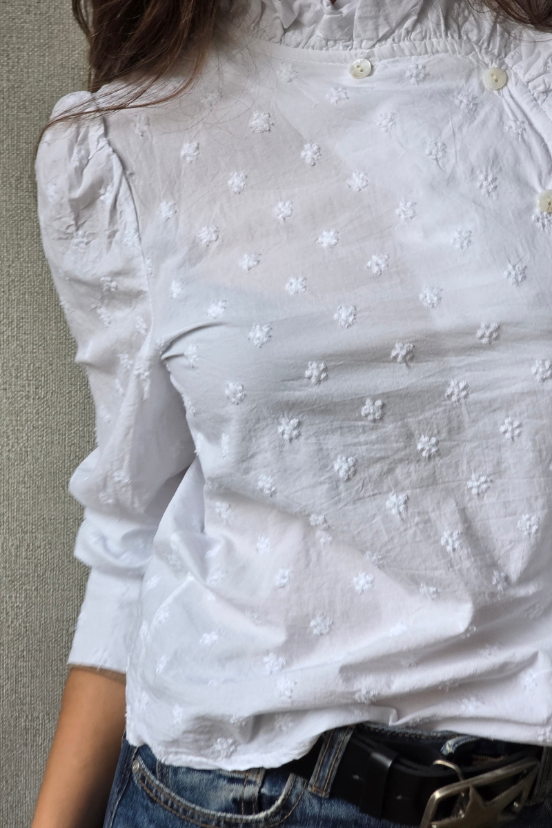 Blusa Bordada con Volantes Blanca