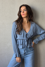 Blusa Azul con Volantes y Lazada