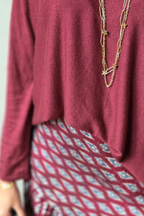 Falda larga con estampada granate