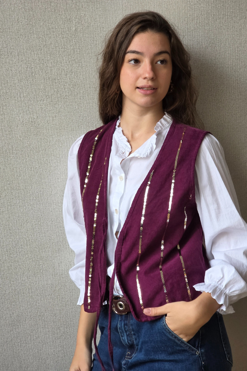 Chaleco micro pana con lentejuelas berenjena